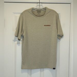 Patagonia Capilene Cool Daily Beige Short Sleeve Graphic Top Men's M